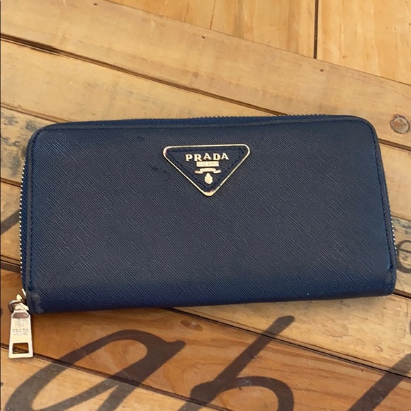 prada wallet zipper